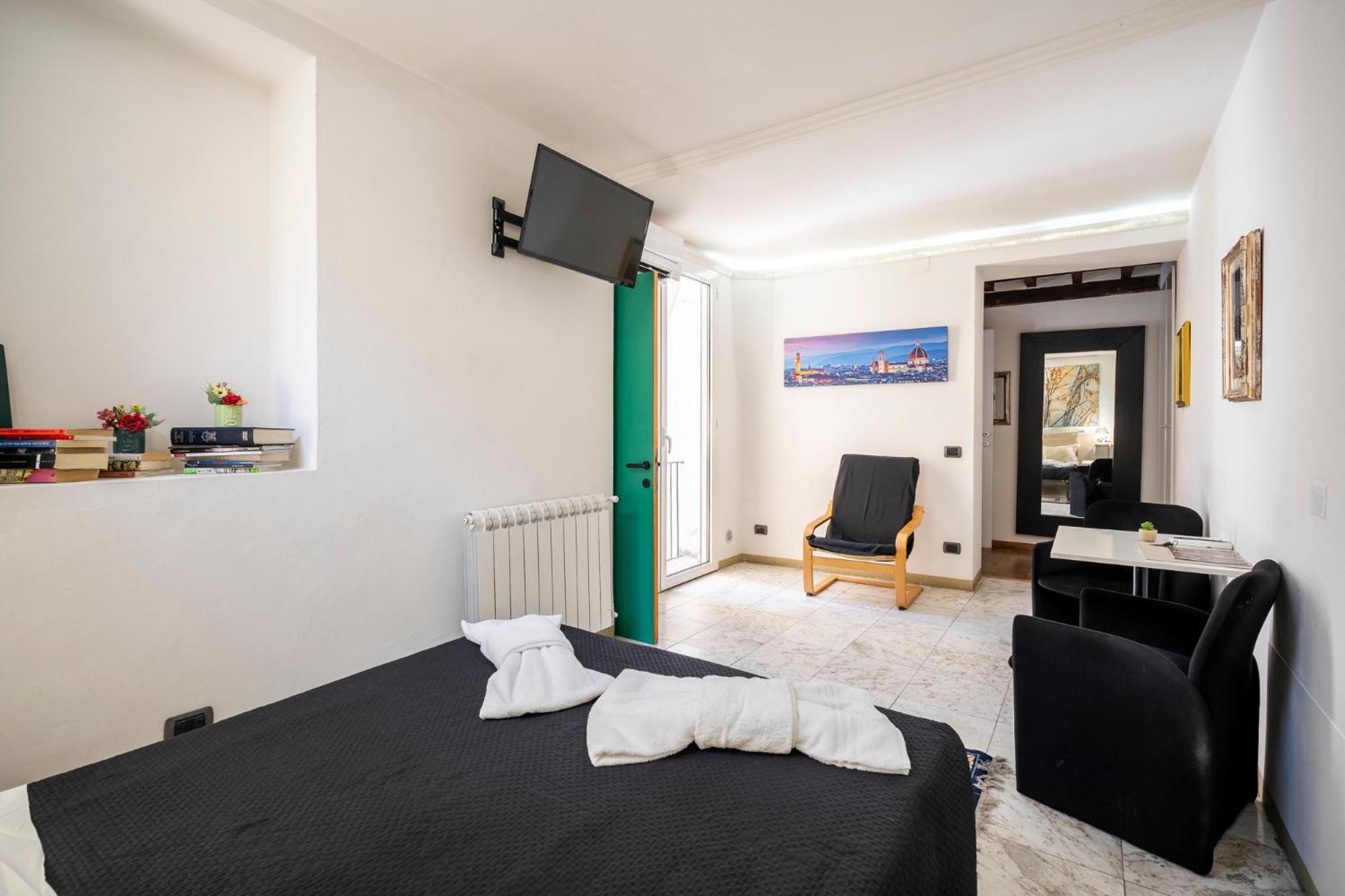 11 Duomo - Monolocale Caratteristico Apartman Firenze Kültér fotó
